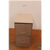 Image 1 : *2-Drawer Filing Cabinet (14" x 18" x 27" High)