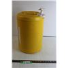 Image 1 : Yellow Water Bucket