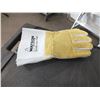 Image 1 : 8 Pairs Of Welding Gloves