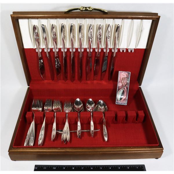 COMMUNITY MORNING ROSE FLATWARE IN