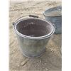 Image 3 : 5 old buckets