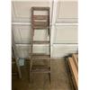 Image 4 : step ladder - 58" tall