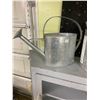 Image 2 : 2 watering cans
