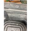 Image 3 : Galvanized square tub - 21" across