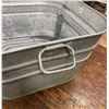 Image 4 : Galvanized square tub - 21" across