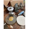 Image 2 : Lot of 2 electric fans, bedroom lamps, film canisters, etc.