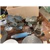 Image 4 : Lot of 2 electric fans, bedroom lamps, film canisters, etc.