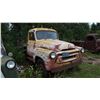 Image 2 : 1956 international S-120 - factory 4x4 - RARE *Item located off-site* Forklift available for fee