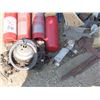 Image 4 : Box of assorted metal scrapes & motor parts + 4 fire extinguishers