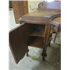 Image 7 : vintage vanity with mirror and stool - 47.5"x17"x26.5"H, plus mirror is 45"H