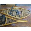 Image 3 : snow shoes