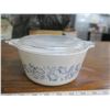 Image 3 : set of 2 pyrex casserole dishes with lids