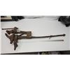 Image 1 : Cast iron leg vise - 41" long - heavy