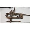 Image 4 : Cast iron leg vise - 41" long - heavy
