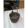 Image 2 : antique cast iron melting pot