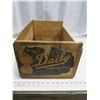 Image 1 : vintage British Columbia pear box with label