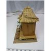 Image 3 : vintage tiki hut decoration