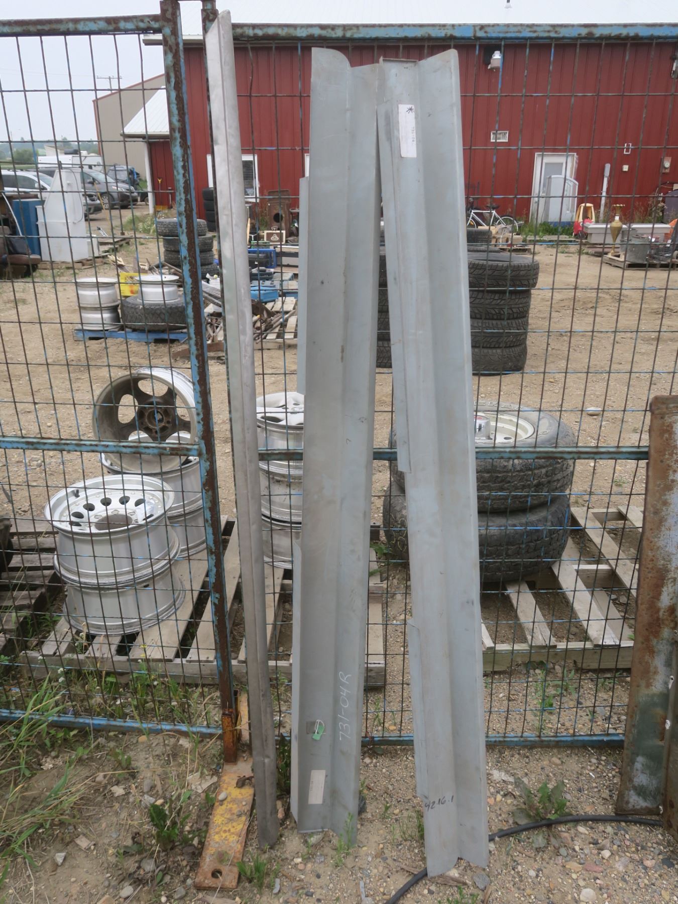 1959-60 Chevrolet rocker panels - Schmalz Auctions