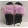 Image 1 : BAILIFF SEIZED: NEW KNOTTY SIZE MEDIUM SLIPPERS