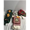 Image 1 : Christmas Kitchen Oven Mitts & Tea Towels