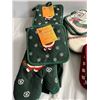 Image 2 : Christmas Kitchen Oven Mitts & Tea Towels