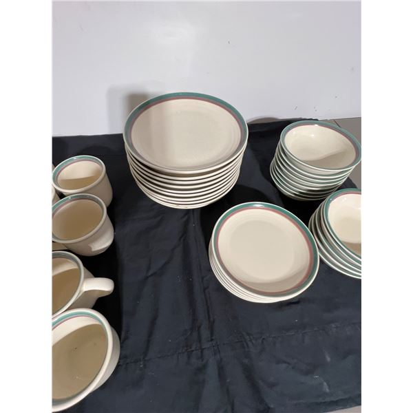 39 Piece Serving Set