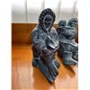 Image 2 : 3 Inuit Figures