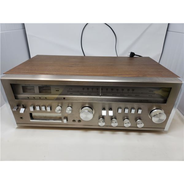 Vintage Lloyd's Amplifier With 8-Track Player
