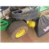 Image 10 : John Deere Z255 EZTrak Mower