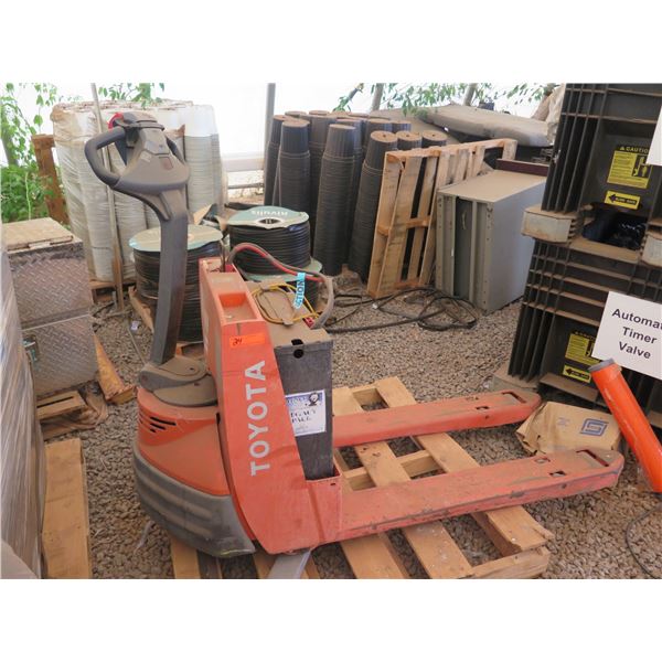 Toyota 7HBW23 Electronic Pallet Jack