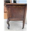 Image 9 : CURVED FRONT, OAK PETIT BUFFET