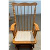 Image 4 : PLATFORM ROCKER AND OTTOMAN