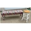 Image 1 : FLORAL BENCH AND STOOL