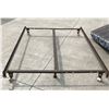 Image 6 : QUEEN BED WITH BOX SPRING AND FRAME