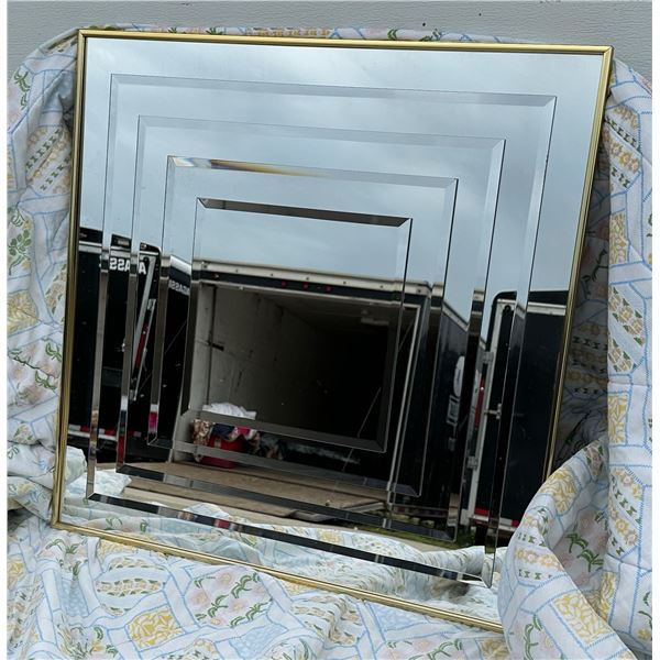 TIERED MIRROR