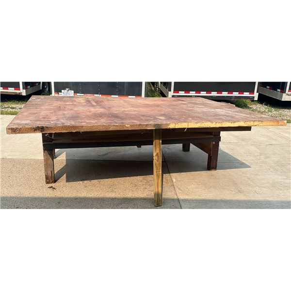 LARGE, ADJUSTABLE WORKTABLE