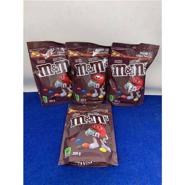 M&M's Milk Chocolate Candy (4 x 200g)