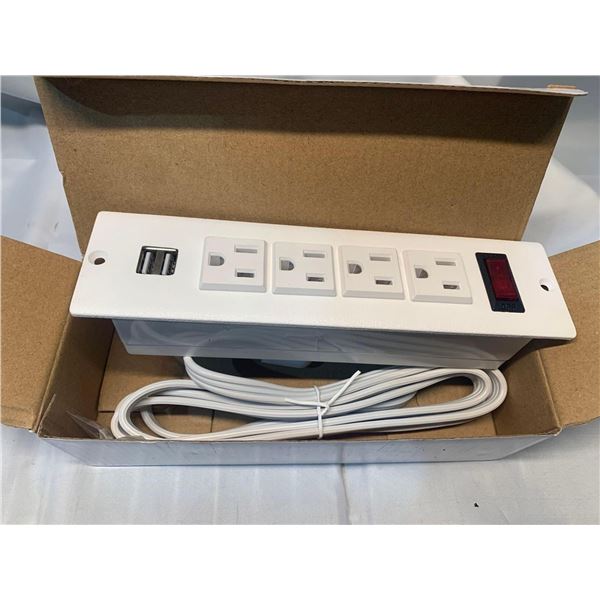 4 outlet power bar with 2 USB ports- White