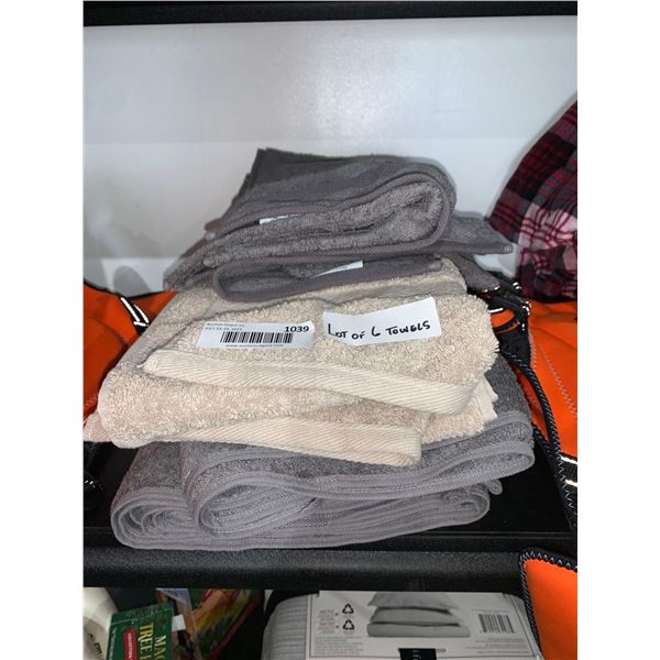 Lot of 6 Towels