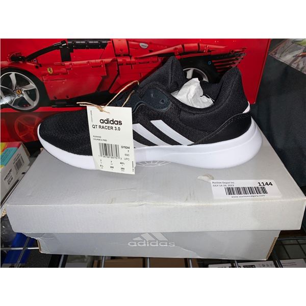 Adidas QT Racer 3.0 Ladies Runners Size 7
