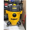 Image 1 : DeWalt Shop Vacuum Wet /Dry 22.7L