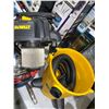 Image 2 : DeWalt Shop Vacuum Wet /Dry 22.7L
