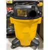 Image 4 : DeWalt Shop Vacuum Wet /Dry 22.7L