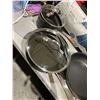 Image 2 : Kirkland 10 Piece Cookware Set