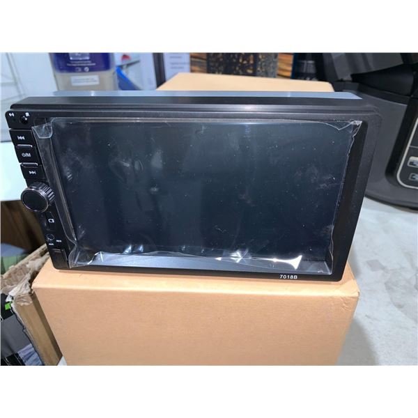 Automotive MP3 Player with 7" HD Display Panel< FM Radio, Bluetooth and