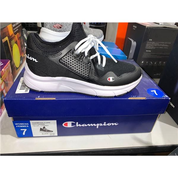Champion  Womens Size 7  Sneakers