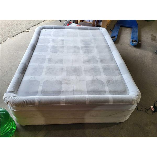 Beauty Rest Double Sized Double Thick Self Inflating Air Mattress - New Out of box