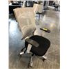 Image 2 : GREY/BLACK MESH BACK MULTI LEVER TASK CHAIR