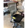 Image 2 : GREY/BLACK MESH BACK MULTI LEVER TASK CHAIR
