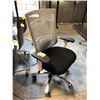 Image 2 : GREY/BLACK MESH BACK MULTI LEVER TASK CHAIR